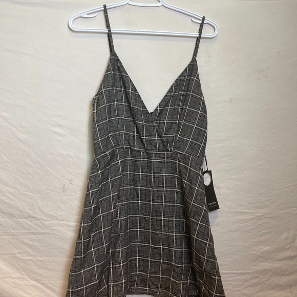REVOLVE Privacy Please v-neck plaid spaghetti strap flow top NWT - Picture 2 of 5
